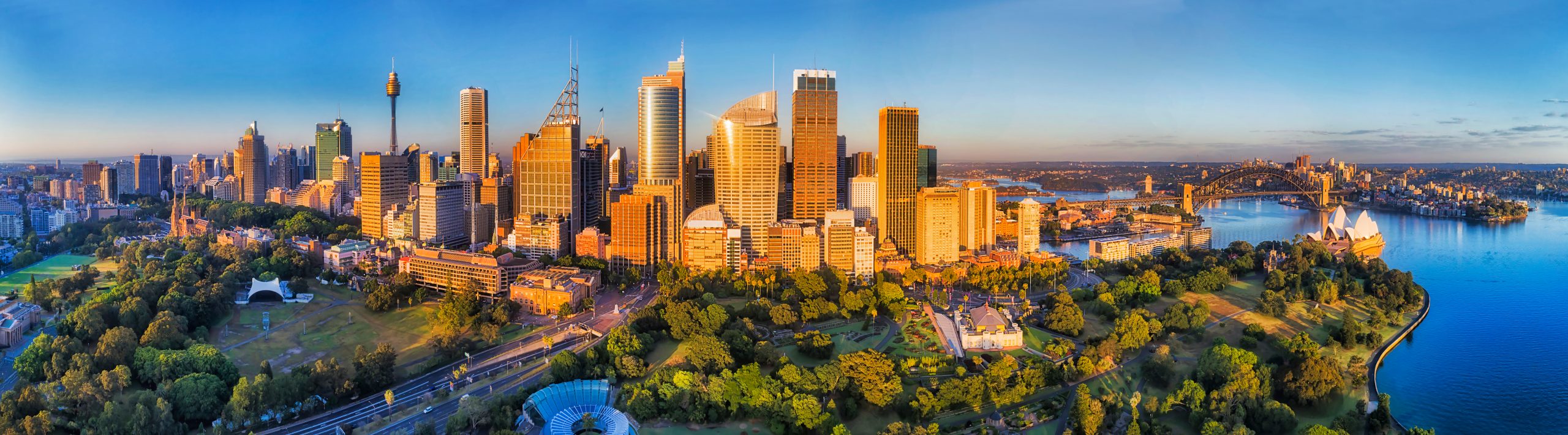 Tall,Massive,High-rise,Tower,Buildings,Of,Sydney,Behind,Domain,And